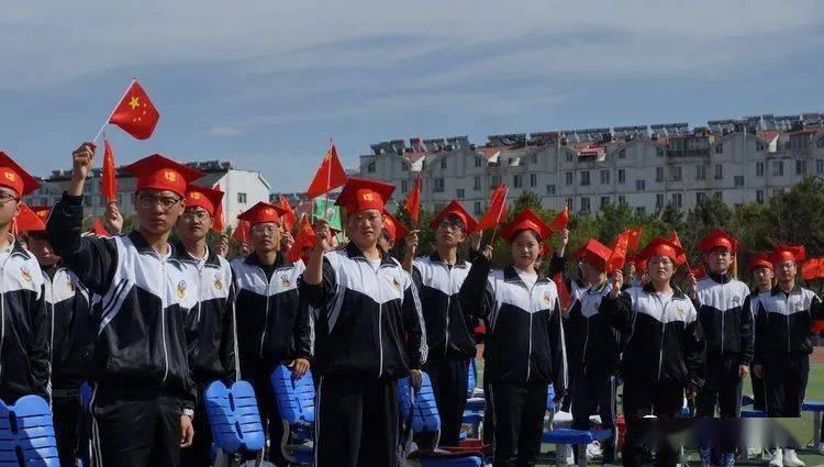 领导把你单独叫过去然后让你评价同事该怎么办？游戏画面